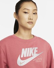 Nike Womens Essential