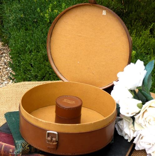 Leather collar box - collar, stud