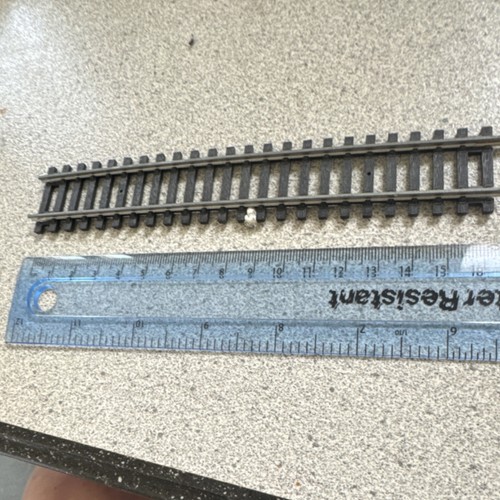 Gauge straight model - oo,