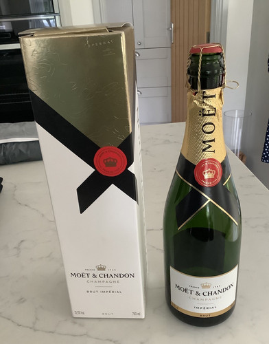 Empty moët chandon - moët, 750ml