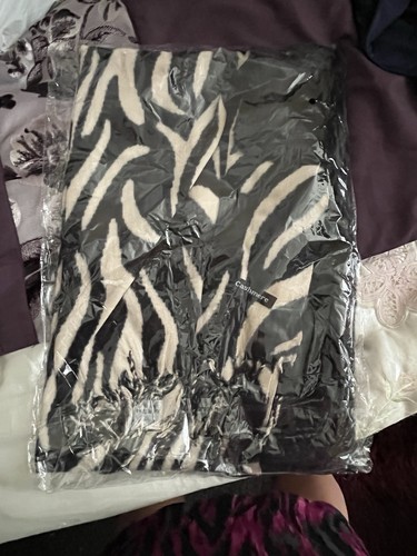 Cashmere poncho brand new - new, one