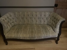 ANTIQUE VICTORIAN BUTTON BACK