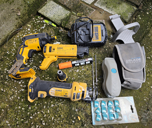 Dewalt 18v ion 3pc - li-ion,
