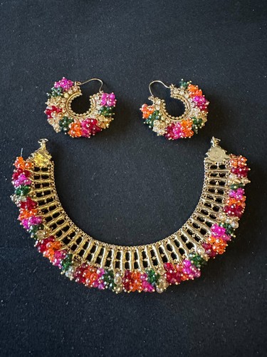 Ladies costume jewellery set