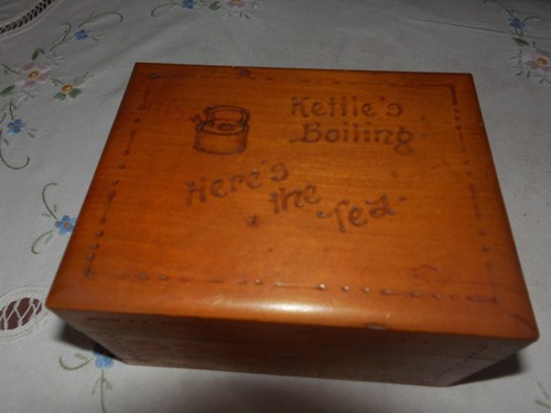 Wooden tea caddy with - ,