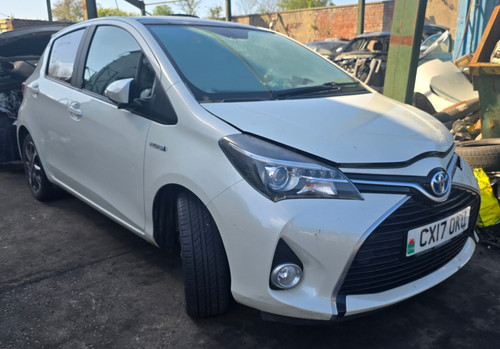 Toyota yaris 2014 facelift - toyota,
