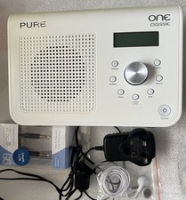 Pure One Classic DAB / FM / Auxiliary Port White Digital Portable Radio. GC& PWO