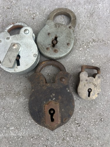 Collection vintage locks - of,