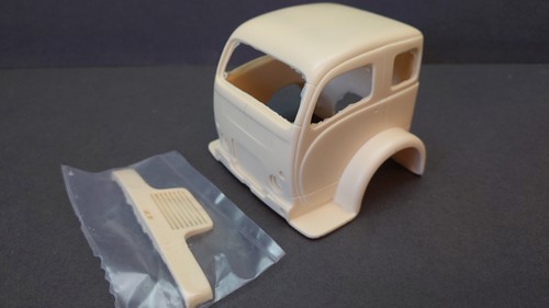 Resin 1951 white 300 coe - 1951, semi