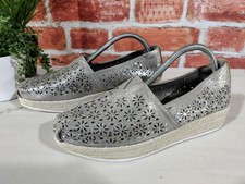 NEW BOBS SKECHERS ESPADRILLES UK 7 US 10 TAUPE SHIMMER SILVER WOMENS WEDGE SHOES