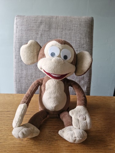 Laughing trumping monkey - trumping,