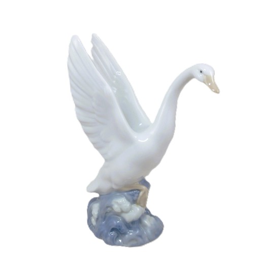 Nao lladro spain swan figurine - nao,