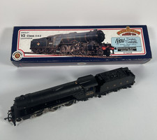Bachmann 31-556 V2 3650 LNER Wartime Black OO Gauge Boxed