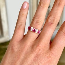 Round VVS1 Diamond Three Stone