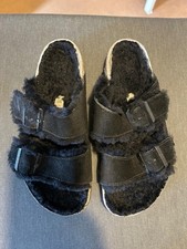 Pair of Women’s Birkenstock Arizona Shearling Black Sandals Size 40, Great Cond.