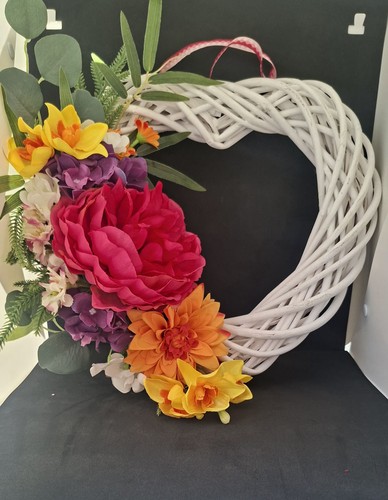 Wicker heart shape floral door - wicker,