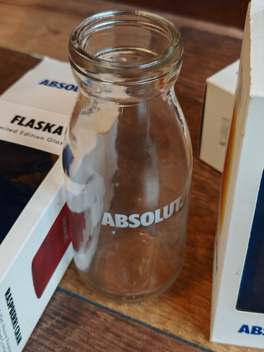 Three absolut vodka flaska - (3),
