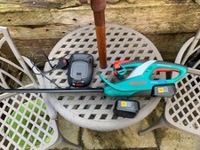 Bosch AHS 48 Li Li-ion 18V Hedge Trimmer + 2x Bosch 1.5Ah Battery + Charger