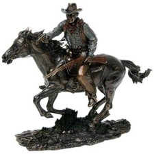 Screen Legend Horse Riding Cowboy Western Statue Ornament Figurine - John Wayne