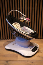 NEAR MINT 4moms mamaRoo 4.0 Classic Black Baby Swing Rocker Bouncer Chair