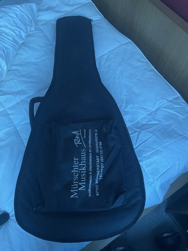String acoustic guitar used - 12,