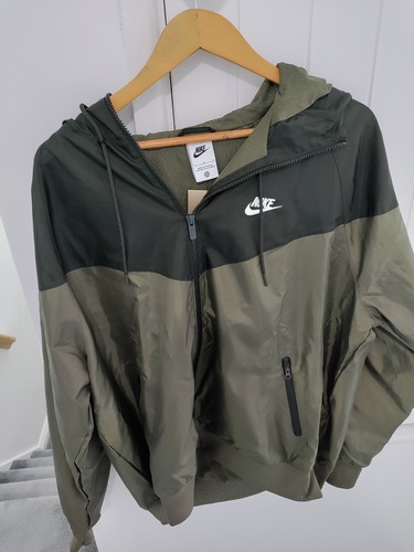 Bnwt men nike - bnwt, khaki