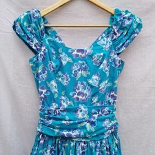 Laura Ashley Size 10 (8, 6)