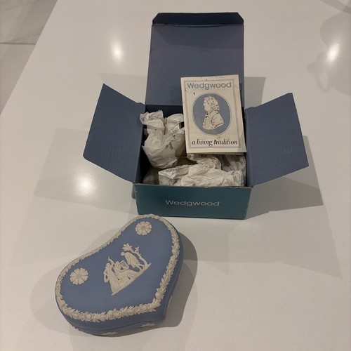 Wedgewood jasperware heart - jasperware,