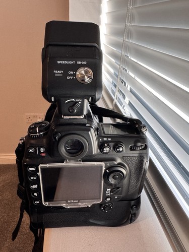Nikon d700 low shutter - nikon,