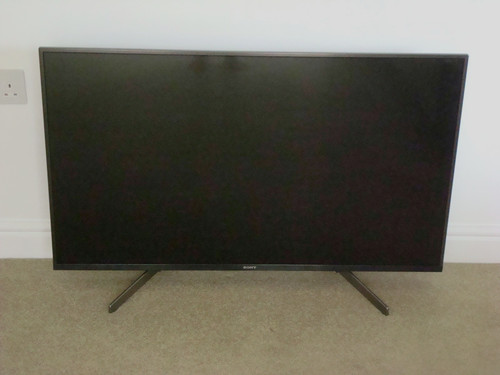 Sony hdr colour television - 43",