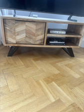 tv stand oak wood used