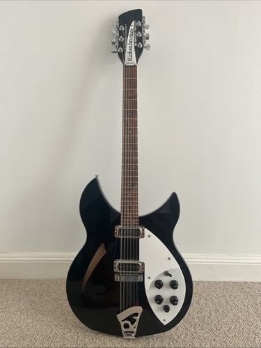 Rickenbacker 330 string in - 330,