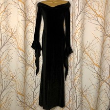 XS Morticia Addams Off