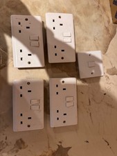 Double wall sockets and single switch