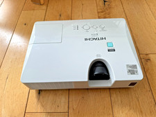 Hitachi CP-RX93  2,600 ANSI