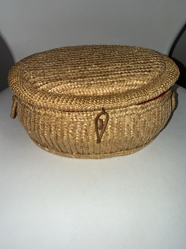 Vintage sewing basket - basket, with