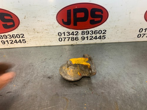 Oil filter head - ,