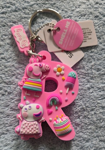 Smiggle peppa pig keyring - r,