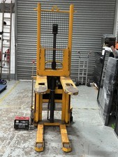 Challenger  Pallet Stacker