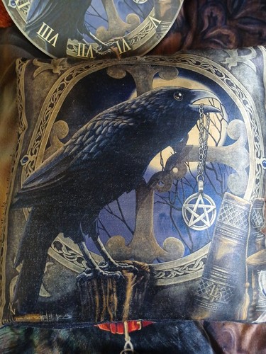 Lisa parker ravens cry - parker, cushion