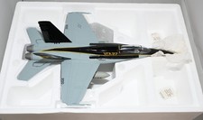 FRANKLIN MINT ARMOUR 98014 F18 HORNET US NAVY VFA-27 ROYAL MACES  1:48 SCALE