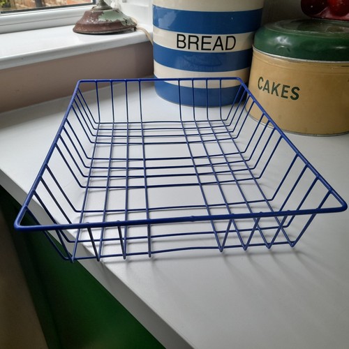 Bright blue wire letter - bright, tray