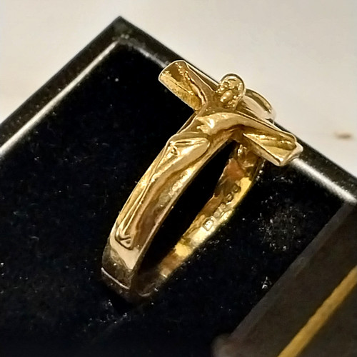 9ct gold jesus crucifix - gold, ring