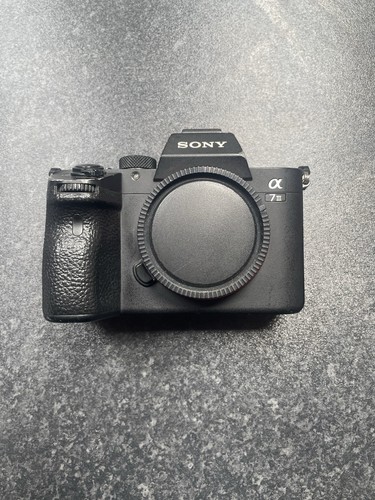 Sony alpha iii - sony,