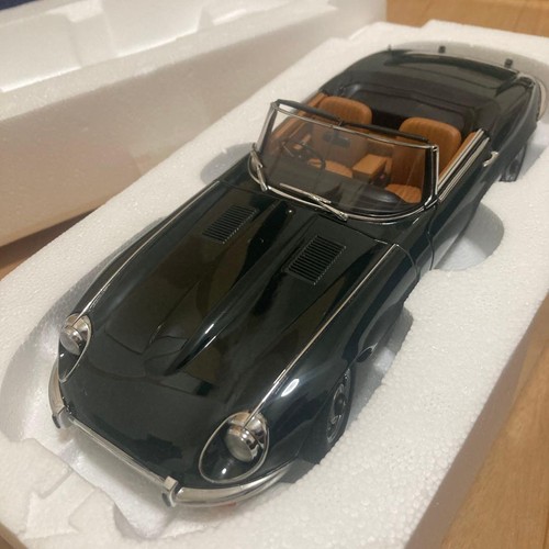 Autoart jaguar type v12 - autoart,