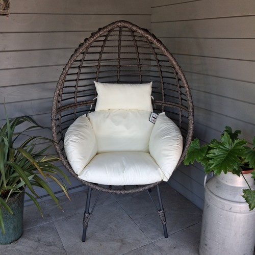 Malay milan standing - malay, chair