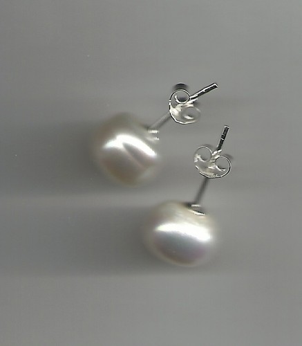10mm white pearl earrings - 10mm,