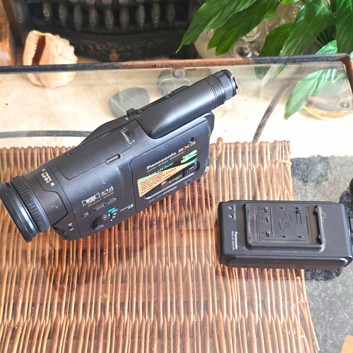 Panasonic sx3 sx3b handheld - nv-sx3b,