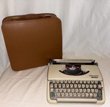 Vintage Olympia Splendid 66 Portable Typewriter Cream/white