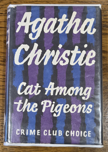 Cat among the pigeons - pigeons, agatha